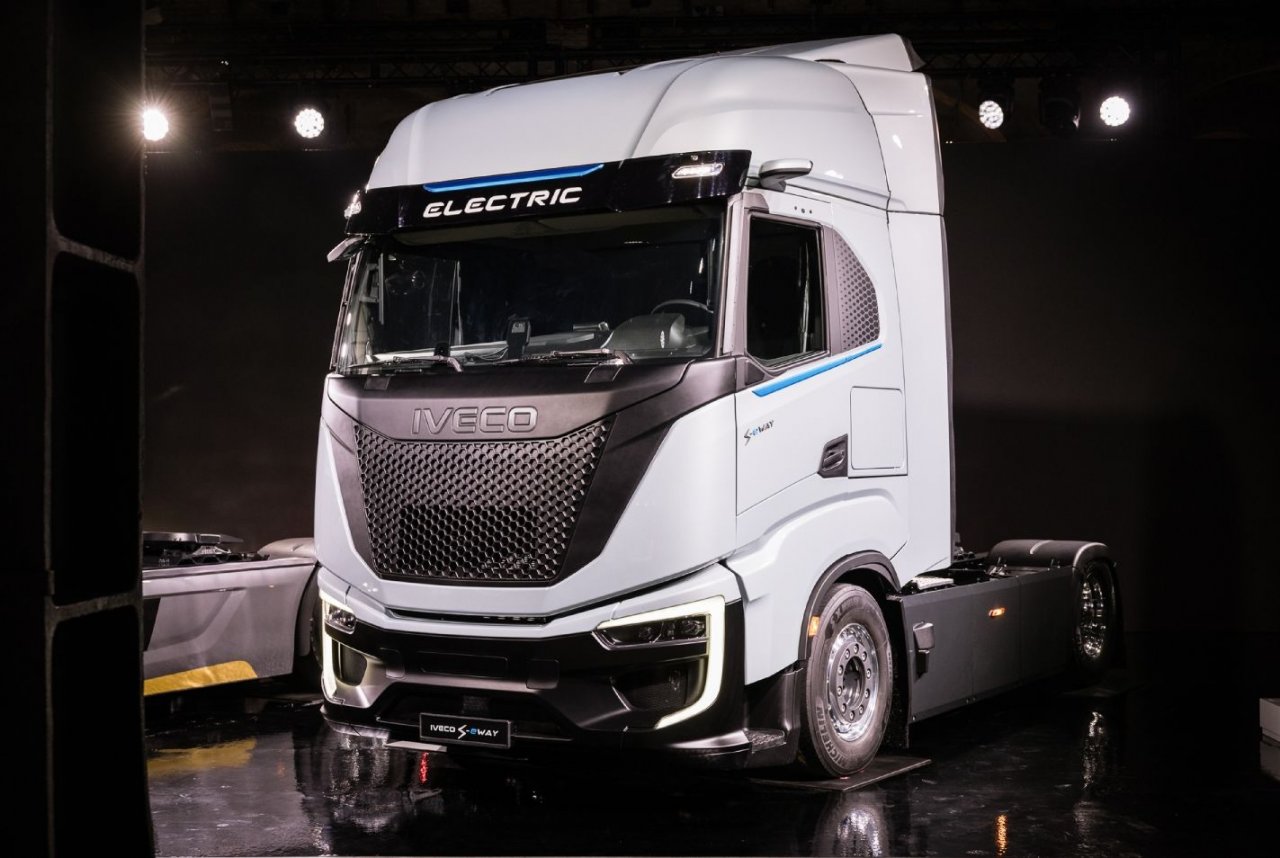 Iveco v roke indijskemu gigantu za skoraj štiri milijarde evrov