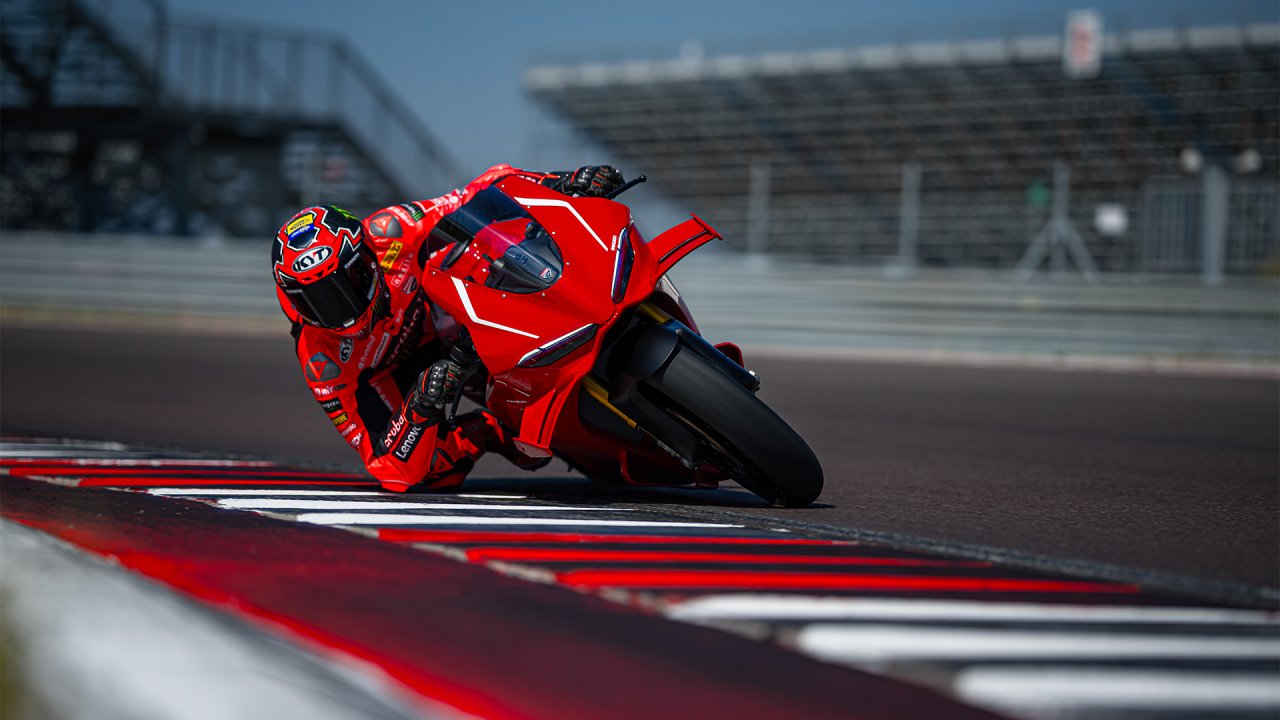 Cestna specialka, ki gre preko 330 km/h