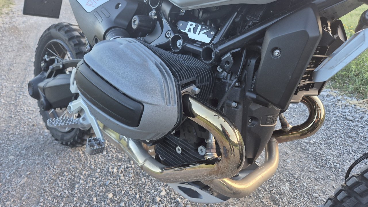 Prvenstveno za teren, opcijsko za asfalt