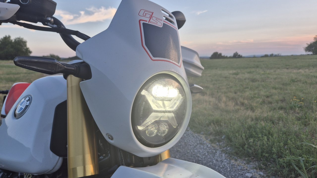 Prvenstveno za teren, opcijsko za asfalt