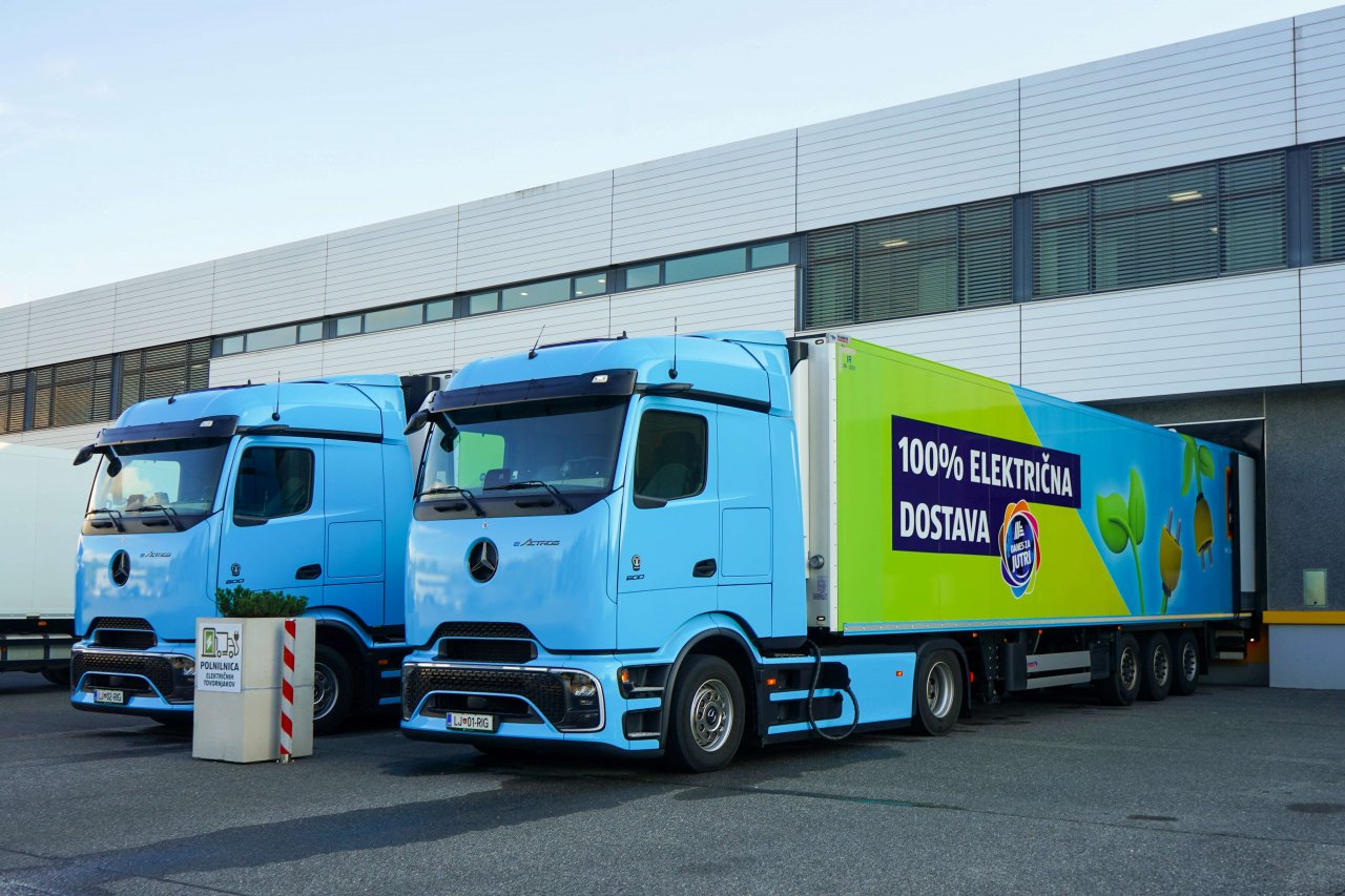 Na naše ceste prva Mercedesova električna tovornjaka