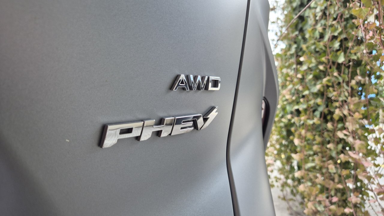 Pol leta po vstopu na trg se je za te odločilo že skoraj 500 kupcev