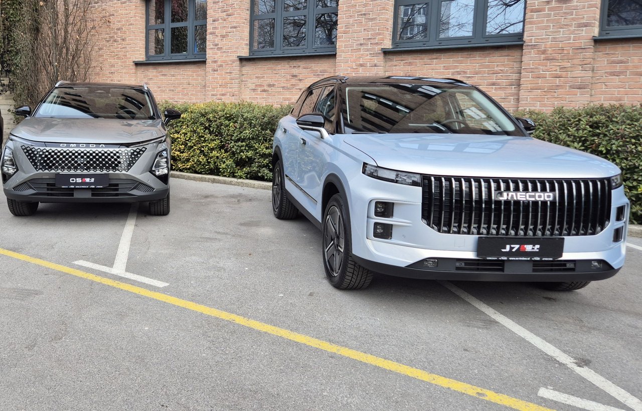 Pol leta po vstopu na trg se je za te odločilo že skoraj 500 kupcev