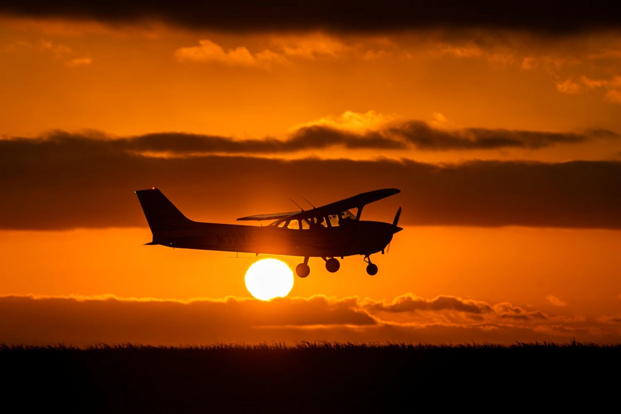 Letalo, ki je naučilo leteti svet