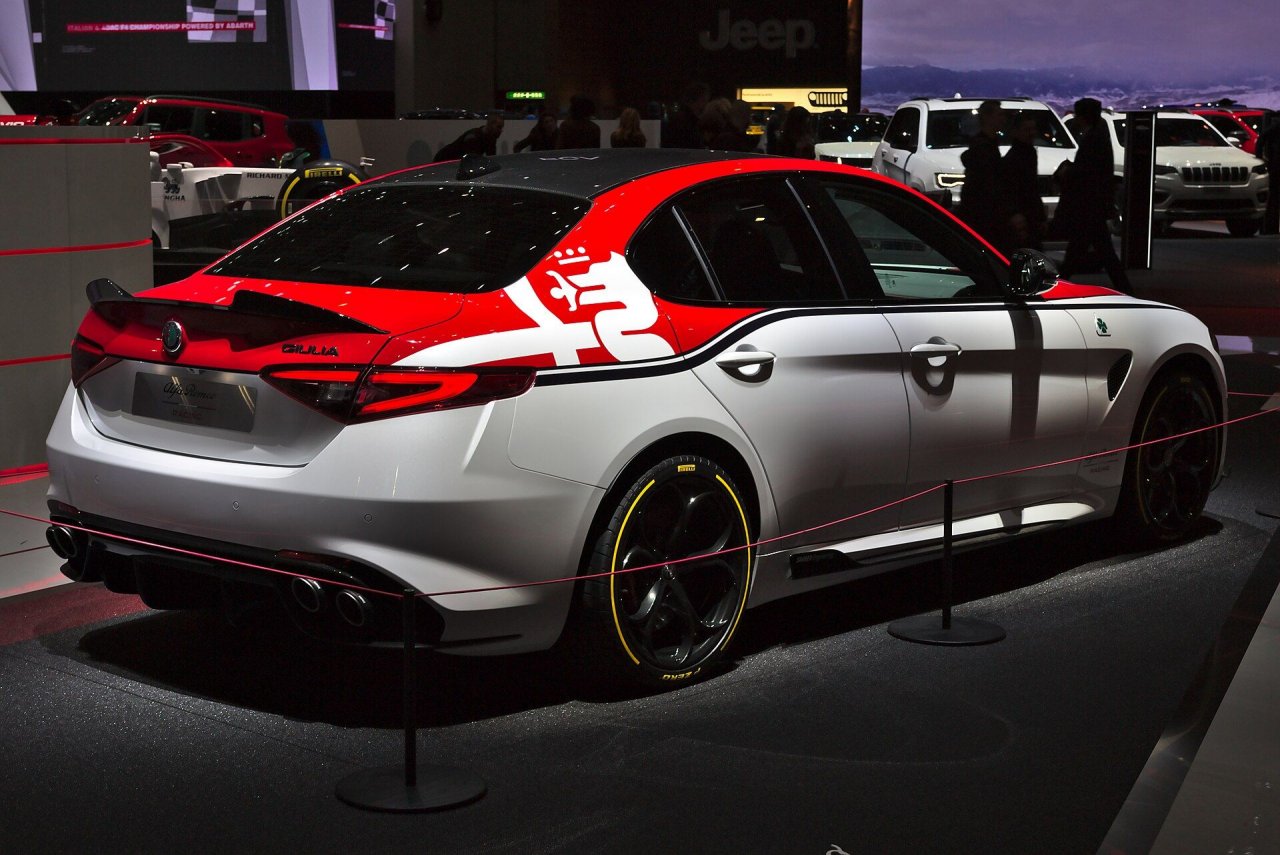 Kar nekaj je bilo v celi zgodbi tudi posebnih izdaj.