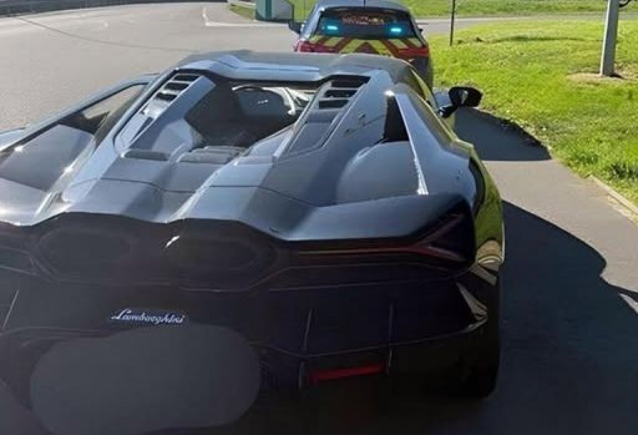 Namesto 110 je vozil 206 km/h, vozilo so nemudoma zasegli